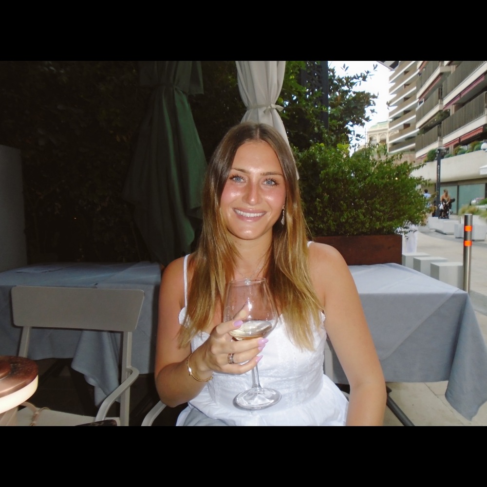 Meet your Posher, Amelia